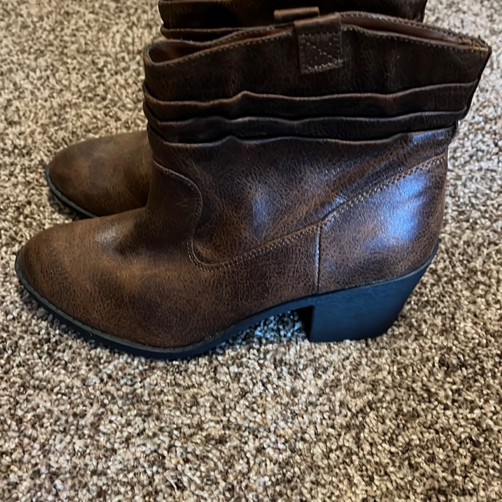 Arizona memory foam booties. Never worn